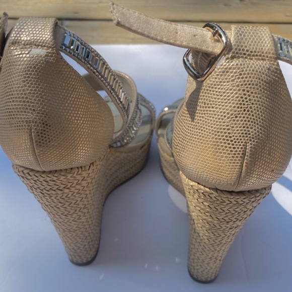 Aldo Afewiel rhinestone wedge heel sandals in size 8.5 - Picture 12 of 17